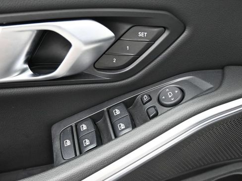 Used 2024 BMW 330i Sedan RWD image 4