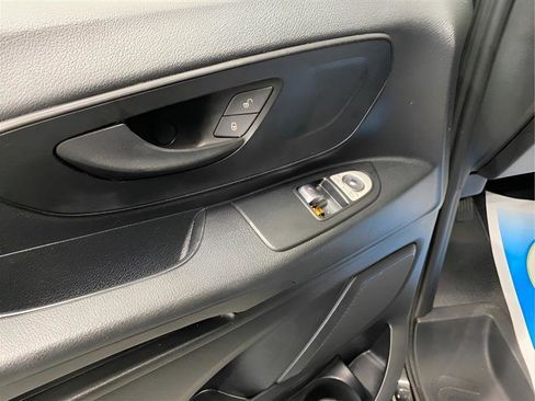 Used 2019 Mercedes-Benz Metris Passenger image 21