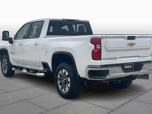 Certified 2022 Chevrolet Silverado 2500 LT w/ Convenience Package image 11