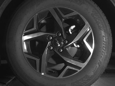 Used 2025 Kia Sportage LX image 14