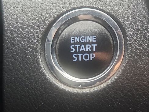 Certified 2020 Toyota Camry SE image 23