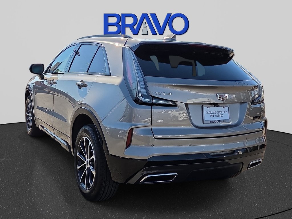 Used 2025 Cadillac XT4 Sport w/ LPO, Floor Liner Package FWD image 3