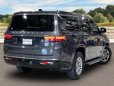 Used 2024 Jeep Wagoneer 4WD w/ HD Trailer Tow Package image 9