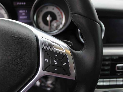 Used 2012 Mercedes-Benz SLK 350 image 19