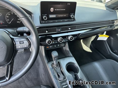 Used 2025 Honda Civic Sport image 32