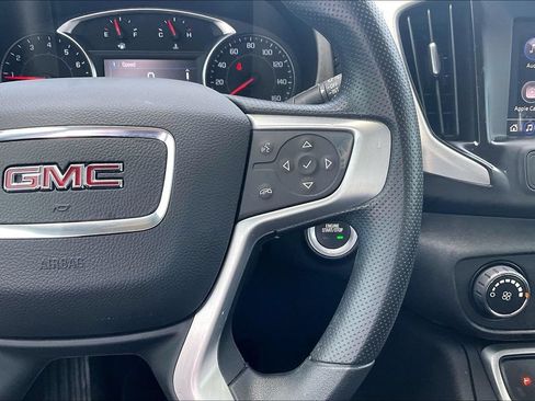 Used 2024 GMC Terrain SLE FWD image 11