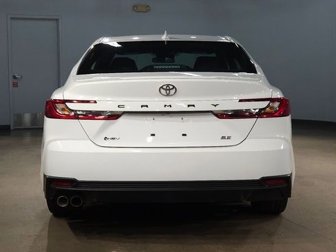 Certified 2025 Toyota Camry SE image 6