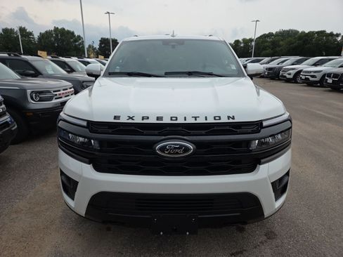 Used 2024 Ford Expedition Limited AWD/4WD image 8