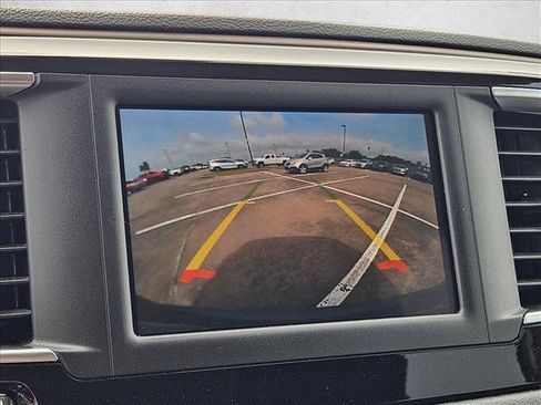 Used 2023 Chrysler Voyager LX FWD image 10
