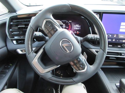 Used 2025 Lexus RX 350 Premium image 35