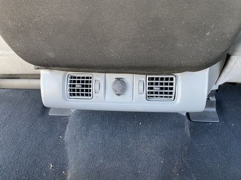 Used 2013 Toyota Tundra 2WD CrewMax w/ Tow Pkg image 18