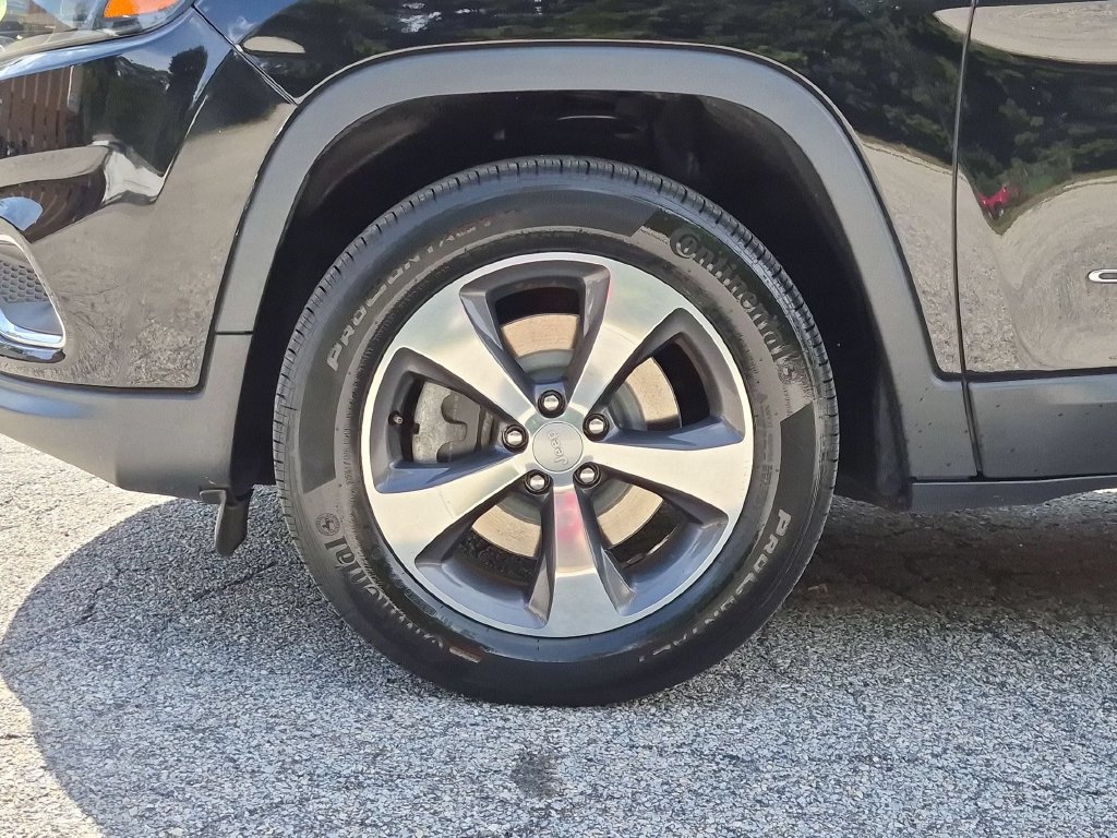 Used 2019 Jeep Cherokee Limited AWD/4WD image 27