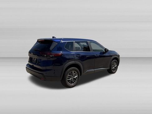 Used 2026 Nissan Rogue SV AWD/4WD image 4