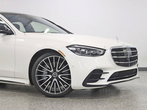 Used 2021 Mercedes-Benz S 580 4MATIC Sedan image 2