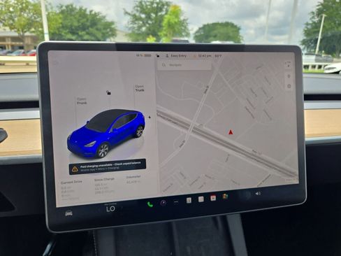 Used 2024 Tesla Model Y Long Range AWD/4WD image 26