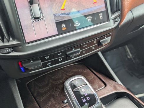 Used 2022 Maserati Levante Modena image 24