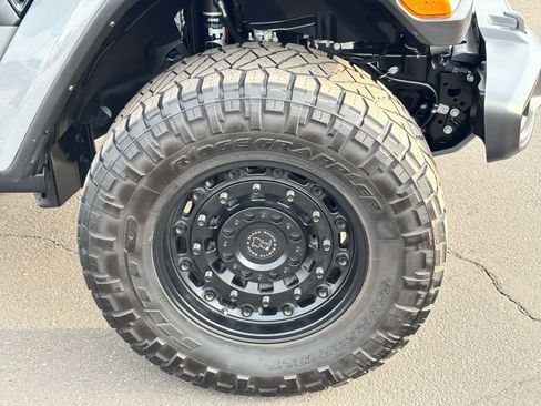 Used 2022 Jeep Gladiator Mojave w/ Trailer Tow Package image 11