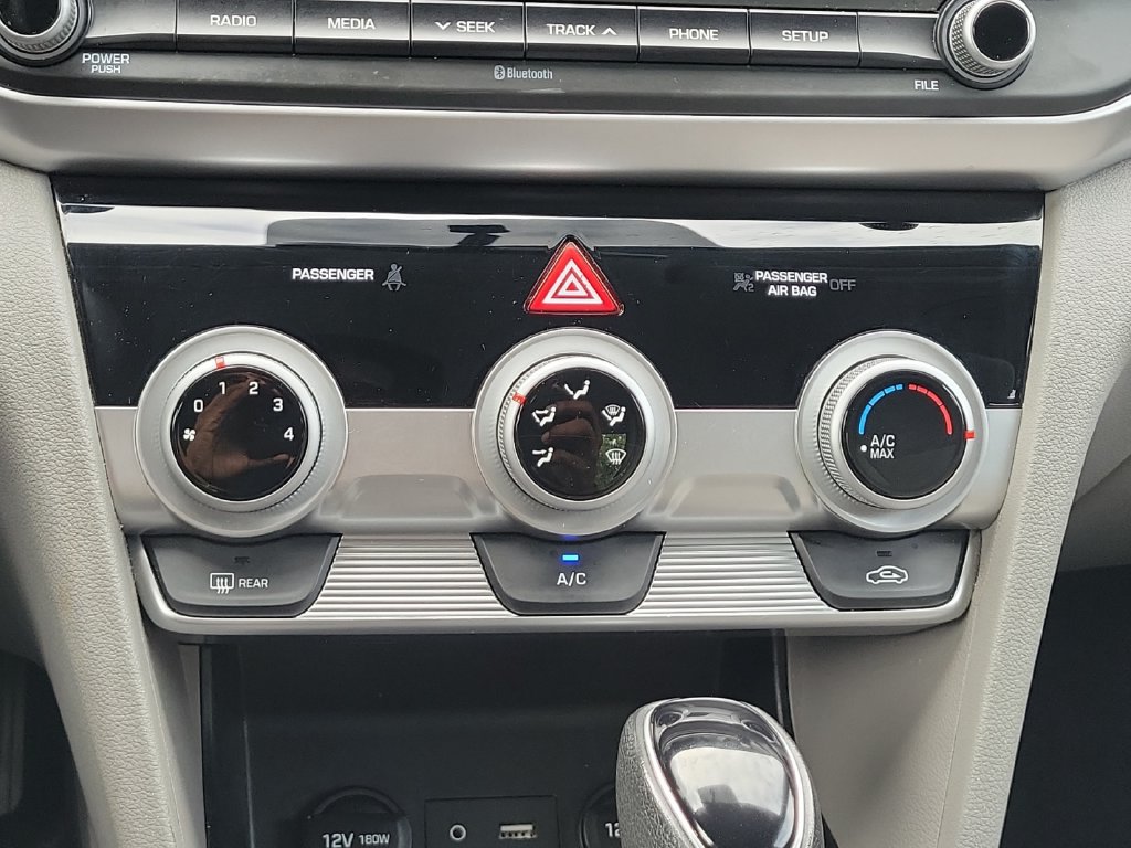 Used 2019 Hyundai Elantra SE FWD image 12