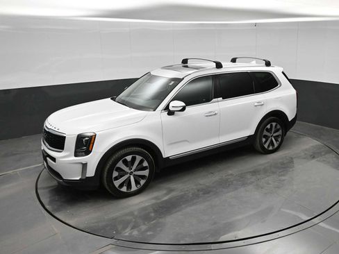 Used 2022 Kia Telluride S AWD/4WD image 32