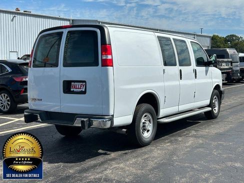 Used 2023 Chevrolet Express 2500 w/ Driver Convenience Package image 5