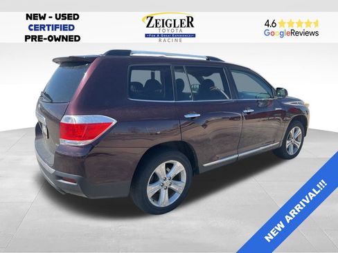 Used 2011 Toyota Highlander Limited w/ Tow Pkg AWD/4WD image 3