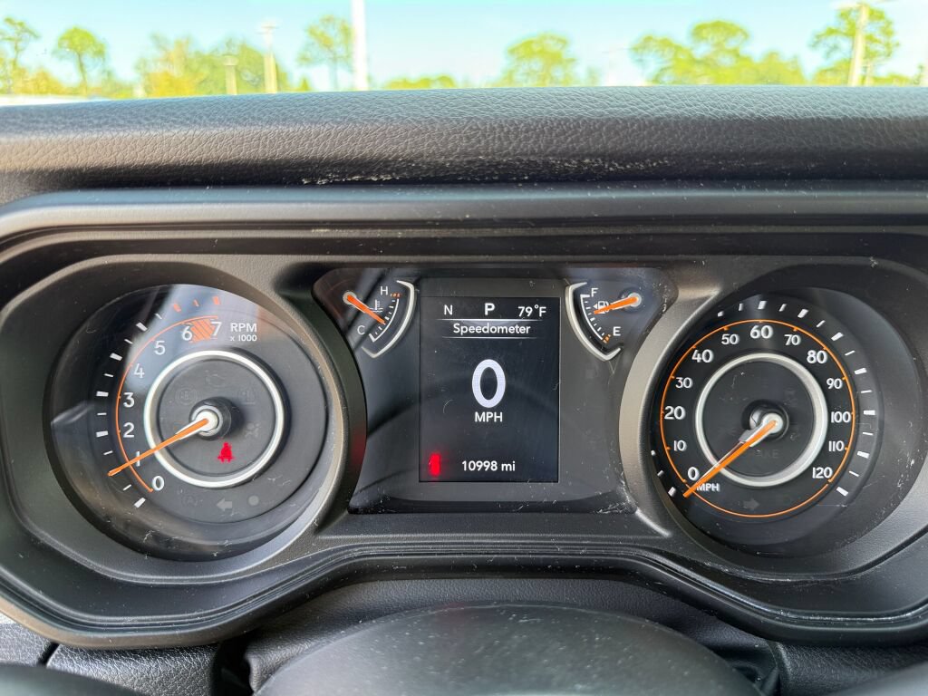 Used 2025 Jeep Wrangler Unlimited Sport AWD/4WD image 27