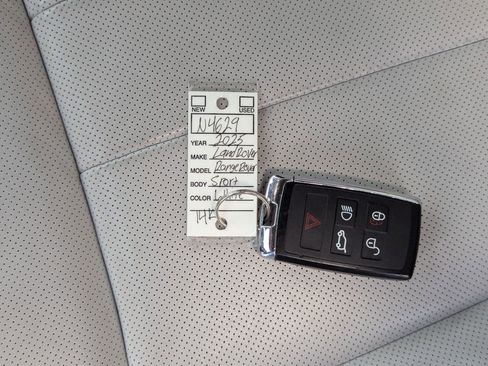 Used 2025 Land Rover Range Rover Sport SE AWD/4WD image 37