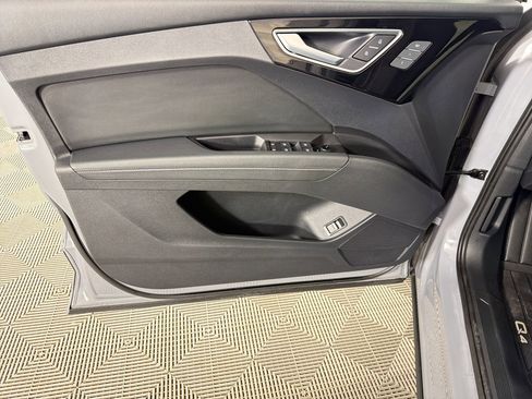 Used 2023 Audi Q4 e-tron Premium Plus w/ Premium Plus image 19