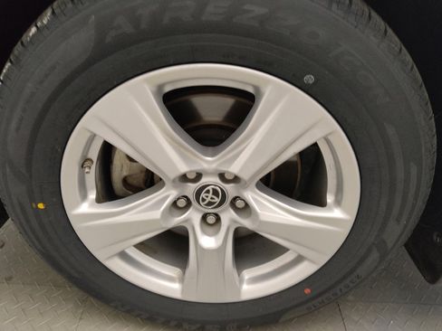 Used 2022 Toyota Highlander LE image 31