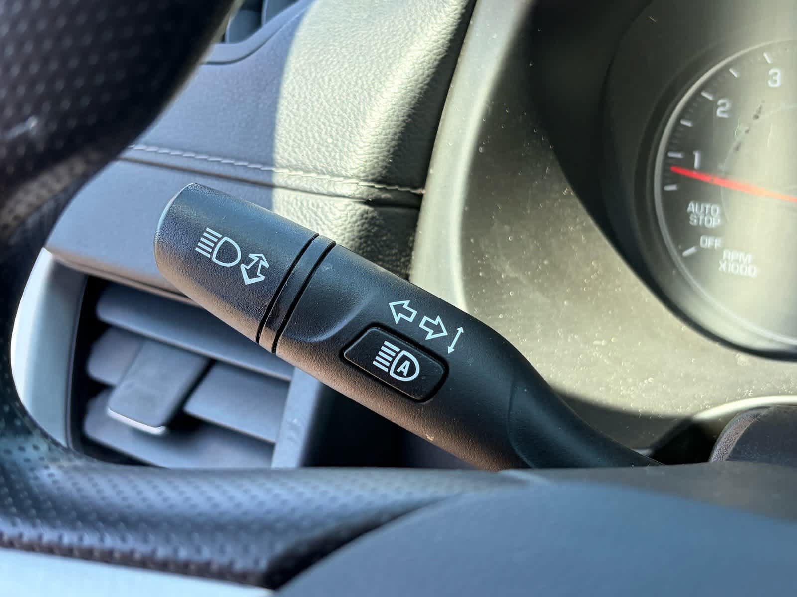 Used 2024 GMC Terrain SLE AWD/4WD image 18