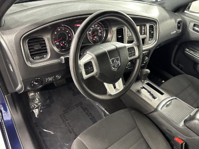 Used 2013 Dodge Charger SE RWD image 21