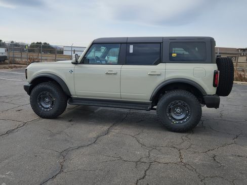 New 2025 Ford Bronco Outer Banks w/ Sasquatch Package image 6