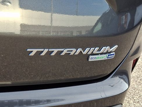 Certified 2019 Ford Edge Titanium w/ Cold Weather Package image 31