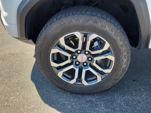 Used 2023 GMC Canyon AT4 w/ AT4 Premium Package image 7