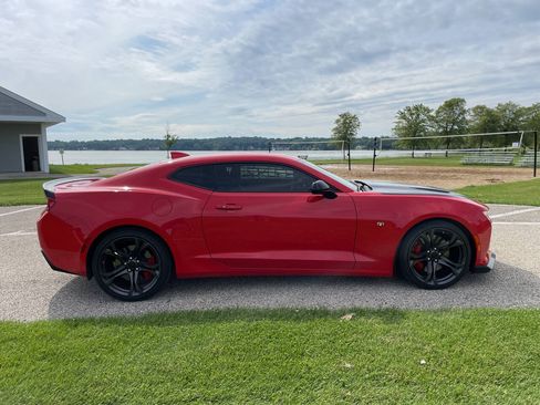 Used 2018 Chevrolet Camaro SS RWD image 67