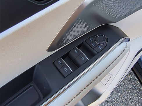 Certified 2024 GMC Acadia Denali w/ Super Cruise Package image 24