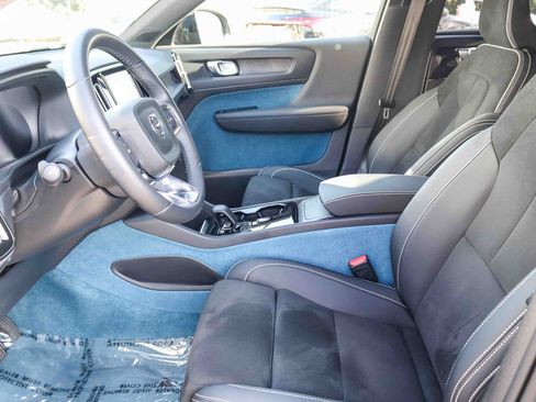 Used 2023 Volvo XC40 Recharge Plus w/ Protection Package Premier AWD/4WD image 20