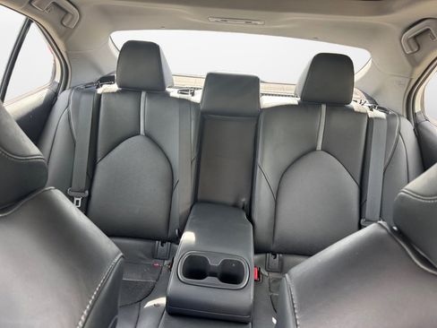 Used 2020 Toyota Camry XSE image 12