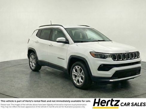 Used 2025 Jeep Compass Latitude image 1