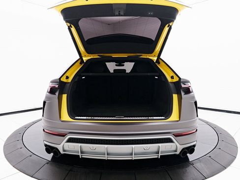 Used 2021 Lamborghini Urus image 19