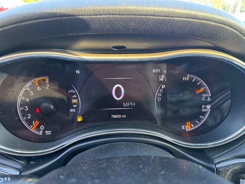 Used 2017 Jeep Grand Cherokee Overland w/ Jeep Active Safety Group AWD/4WD image 24