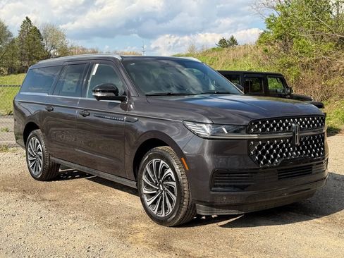 New 2025 Lincoln Navigator L Black Label AWD/4WD image 28