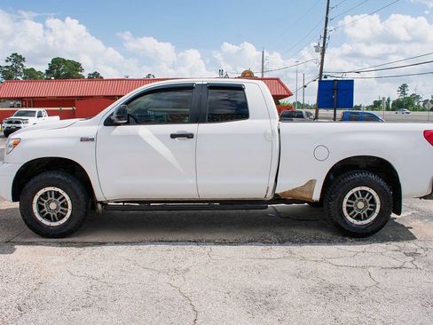Used 2010 Toyota Tundra 4x4 Double Cab image 3