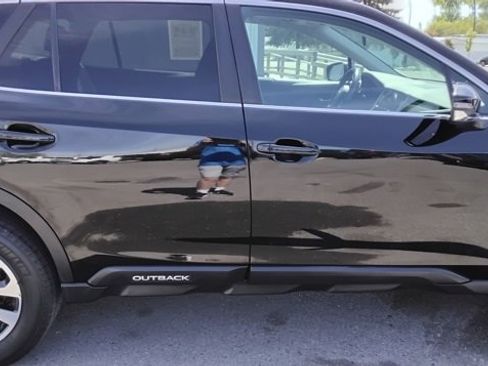 Used 2022 Subaru Outback Premium image 12