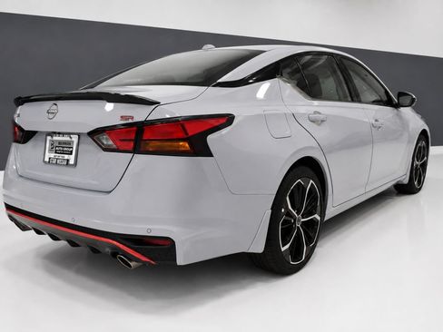 Certified 2024 Nissan Altima 2.5 SR FWD image 8