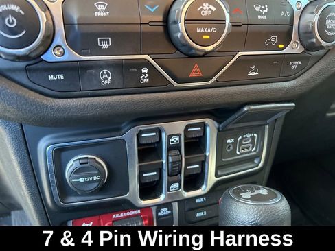 Used 2024 Jeep Wrangler Willys image 43