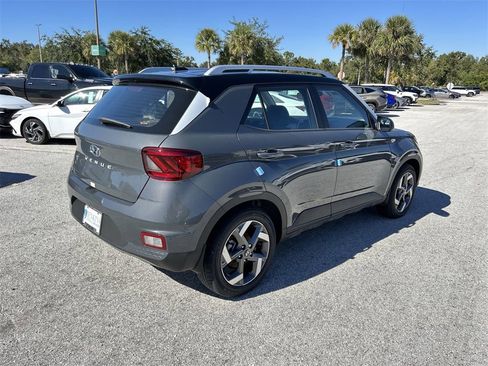 New 2025 Hyundai Venue Limited image 11
