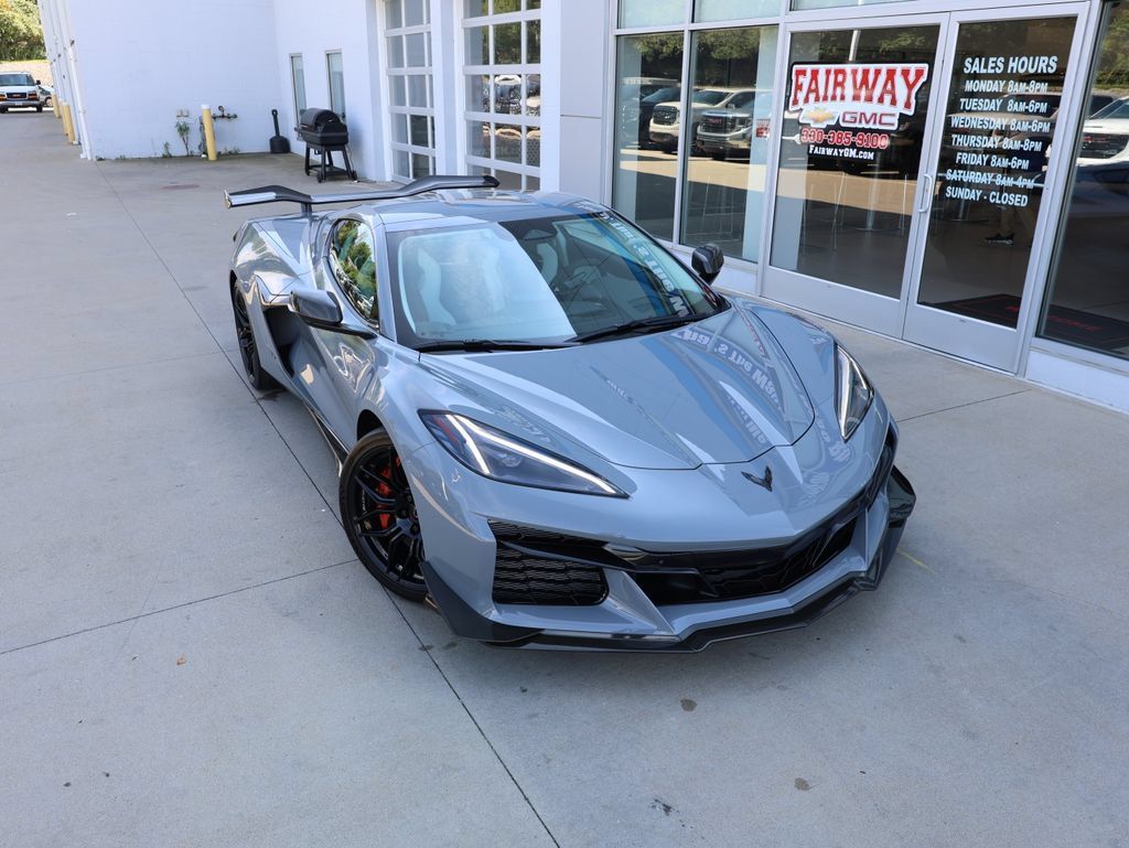 Used 2025 Chevrolet Corvette Z06 w/ Z07 Performance Package RWD image 41