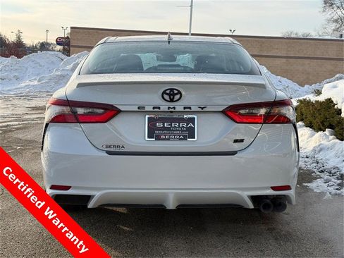 Used 2022 Toyota Camry SE image 4