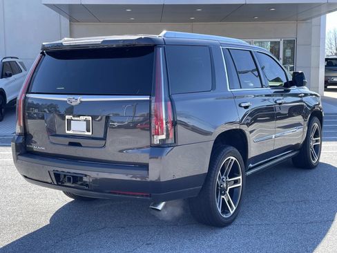 Used 2017 Cadillac Escalade Platinum image 4